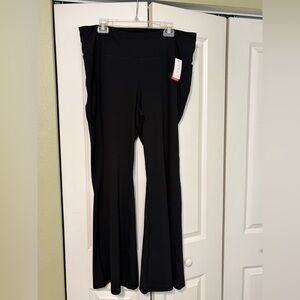 Lane Bryant LIVI Flare leggings